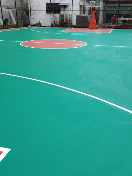 安溪 球场长期使用易出现地面开裂